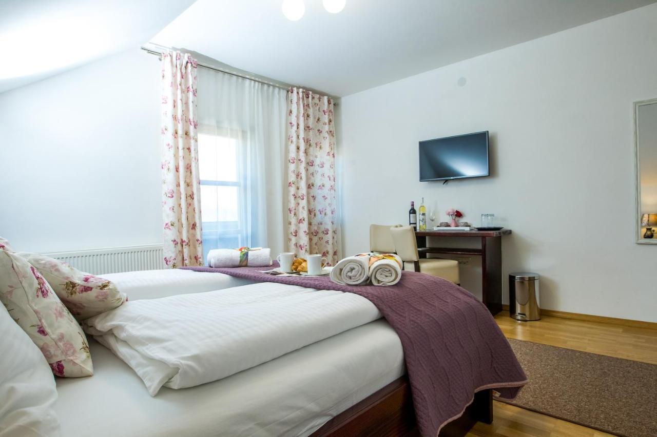 B&B Lady Of The Lake Jezerce Εξωτερικό φωτογραφία