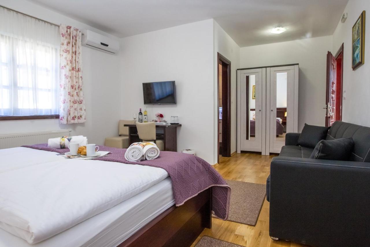 B&B Lady Of The Lake Jezerce Εξωτερικό φωτογραφία