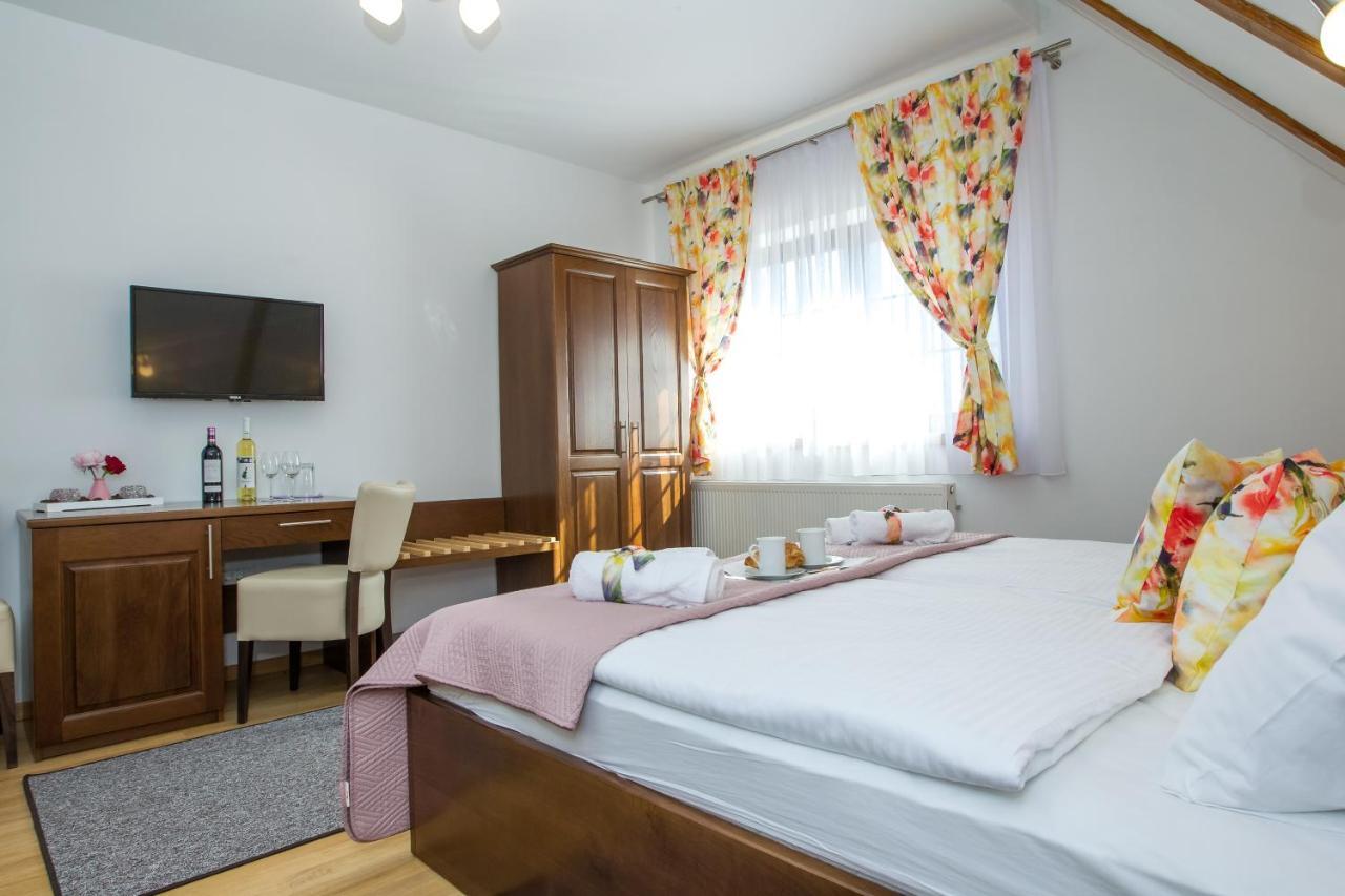 B&B Lady Of The Lake Jezerce Εξωτερικό φωτογραφία